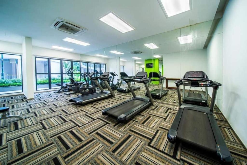 Apartment 泳池景休闲家庭套房3房3厕6-10人适合家庭入住金海湾@danga Bay Johor Bahru