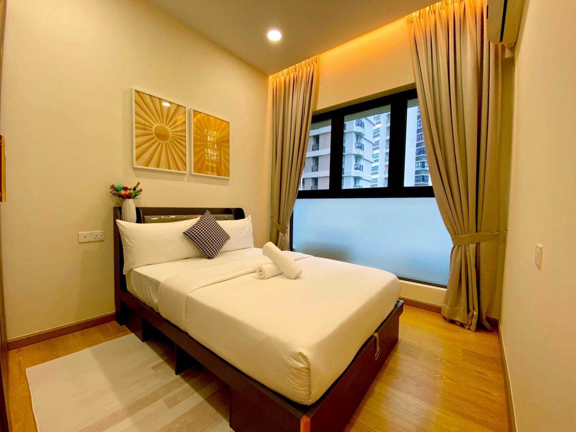 泳池景休闲家庭套房3房3厕6-10人适合家庭入住金海湾@danga Bay Johor Bahru