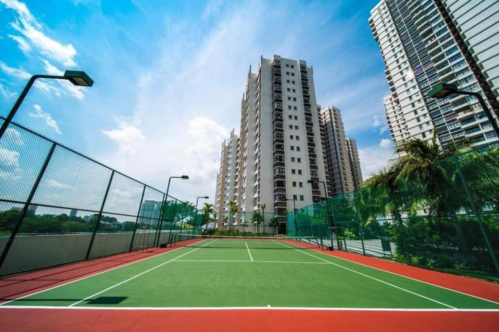 泳池景休闲家庭套房3房3厕6-10人适合家庭入住金海湾@danga Bay * Johor Bahru