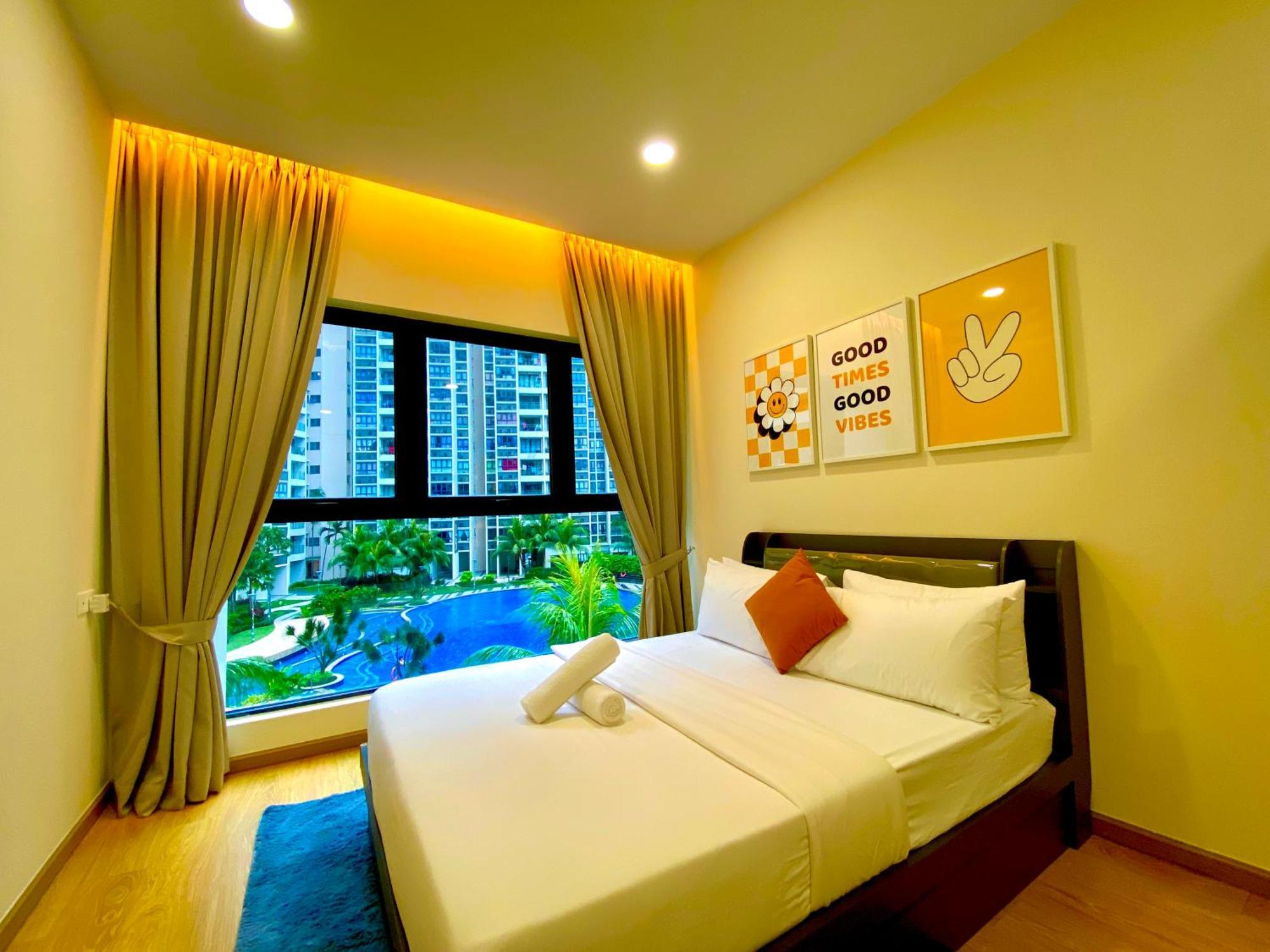 泳池景休闲家庭套房3房3厕6-10人适合家庭入住金海湾@danga Bay Johor Bahru